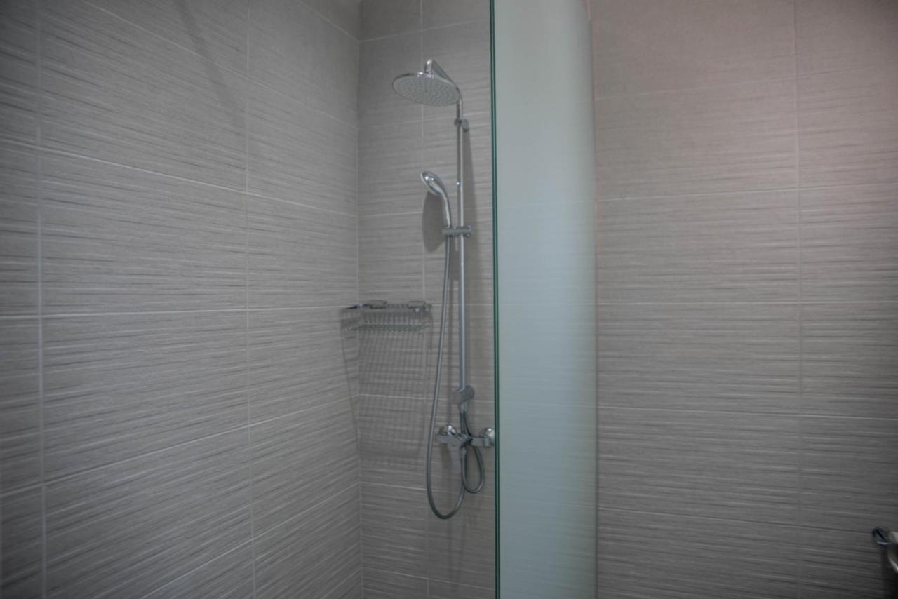 Modern Apartment Not Far From The Beach Paphos Exterior foto